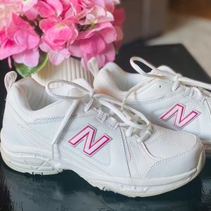 New Balance sneakers. White / pink trim